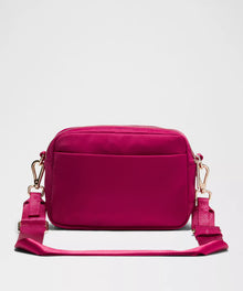 Everywhere Crossbody Bag 2L Metal Hardware