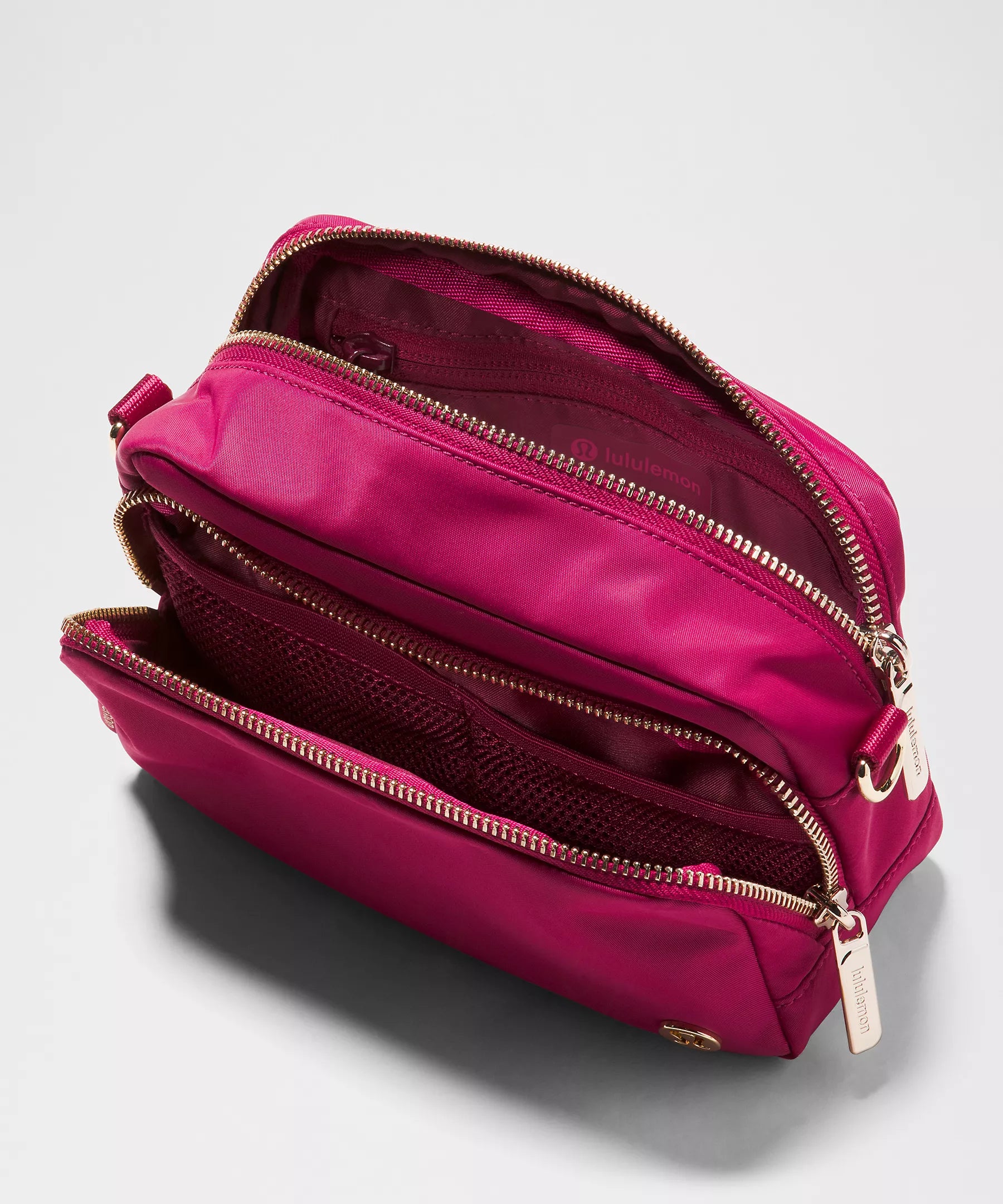 Everywhere Crossbody Bag 2L Metal Hardware